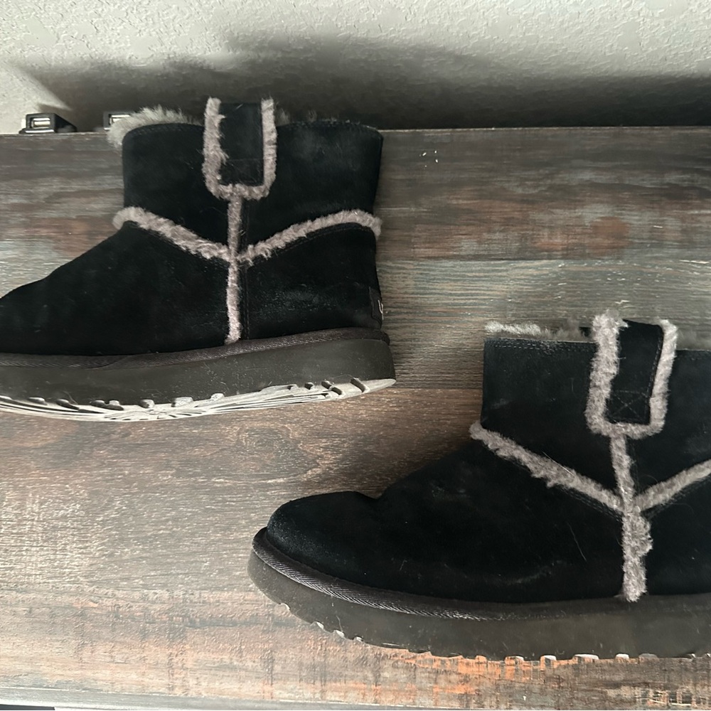 UGG Classic Mini Spill Seam Boot